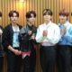 Stray Kids foto free creative commons tratta da https://commons.wikimedia.org/wiki/File:Stray_Kids_230109.jpg
