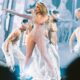 JLO Jennifer Lopez - Foto free creative commons tratta da: https://commons.wikimedia.org/wiki/File:Jennifer_Lopez_Live_during_Its_my_party_tour.jpg
